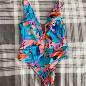 Retro style one piece bathing suit